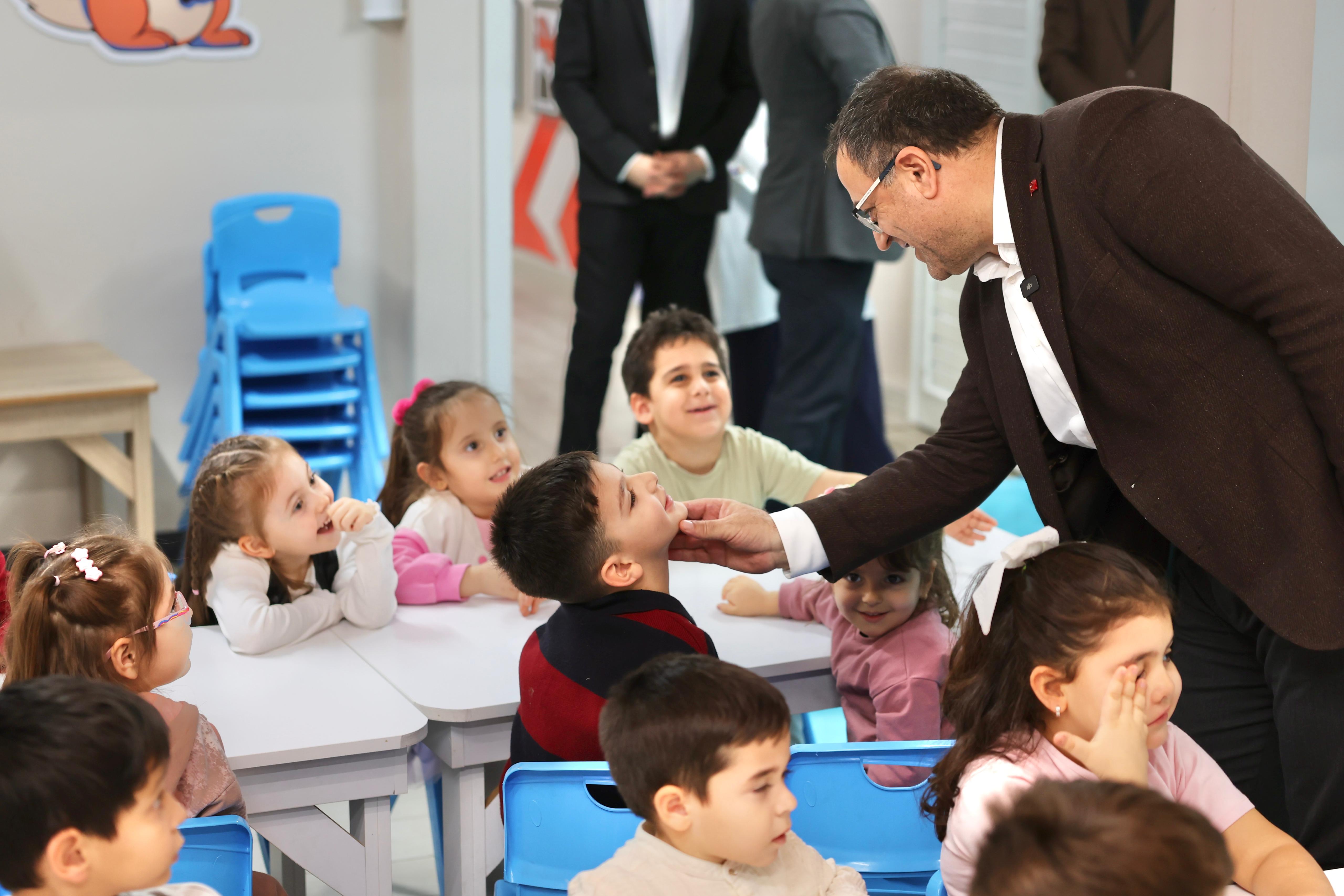 Derince'de Miniklerin Karne Sevinci!