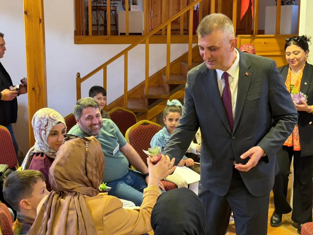 1-4cf40225-9a88c498