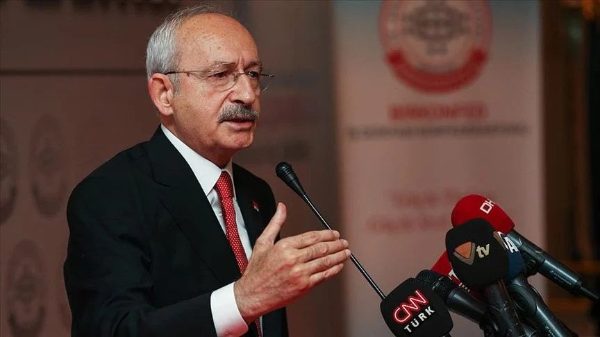 CHP sosyal medya hesapları Meta’ya devrediliyor!
