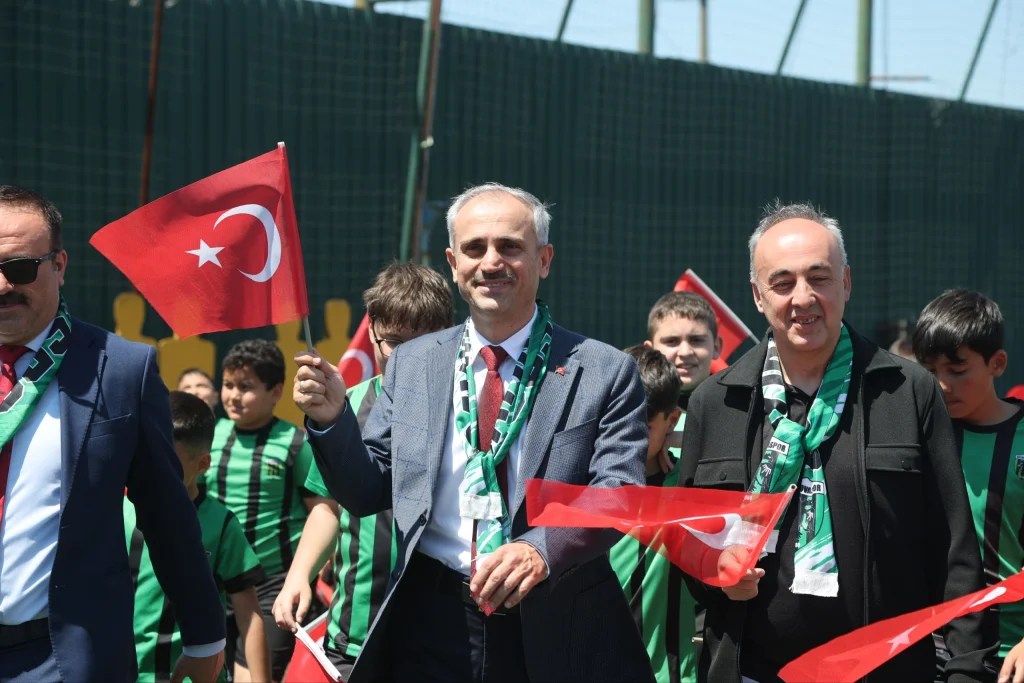 Çayırova’da 19 Mayıs Gençlik Turnuvası Başladı
