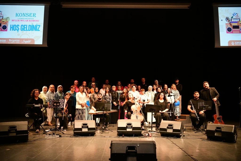 Çayırova’da 80’ler 90’lar konseri büyük ilgi gördü