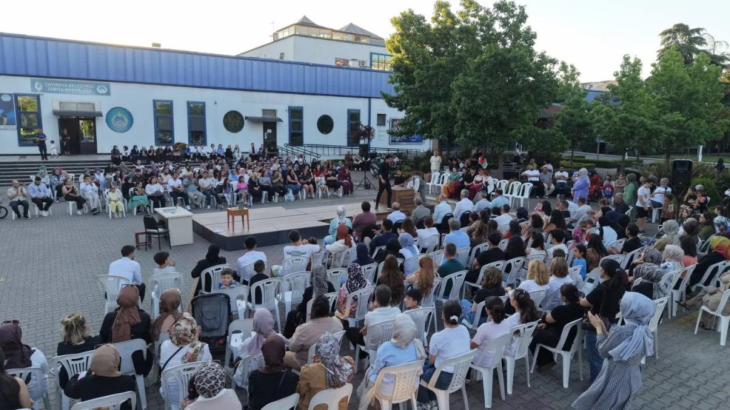 Çayırova’da açık havada tiyatro resitali!