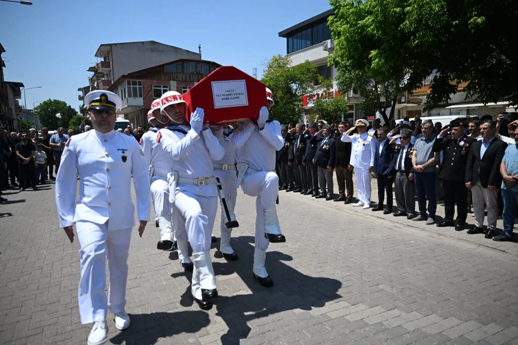 Vali Aktaş Kore Gazisi Yılmaz’ın cenazesine katıldı