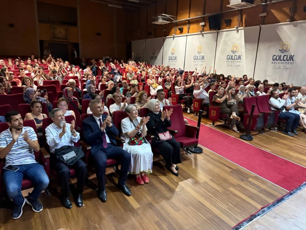 Gölcük’te Türk Halk Müziği Korosu’ndan İlk Konser!