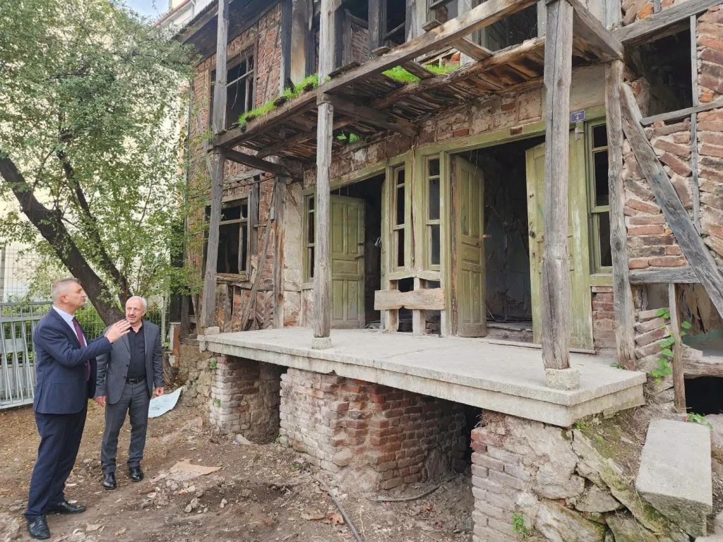Gölcük’te Tarihi Bina Kütüphane Oluyor!