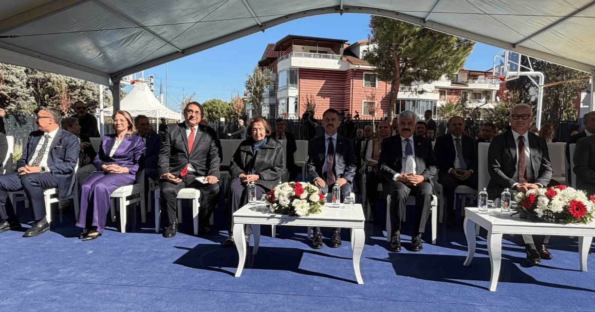 Vehbi Koç Vakfı Semahat Arsel İlkokulu törenle açıldı