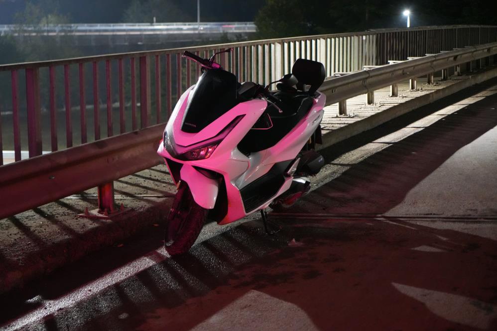 Bariyere çarpan motosikletli yaralandı!