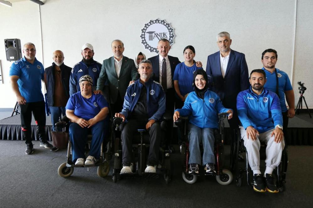 Kocaeli’nin şampiyonları Büyükakın’la buluştu