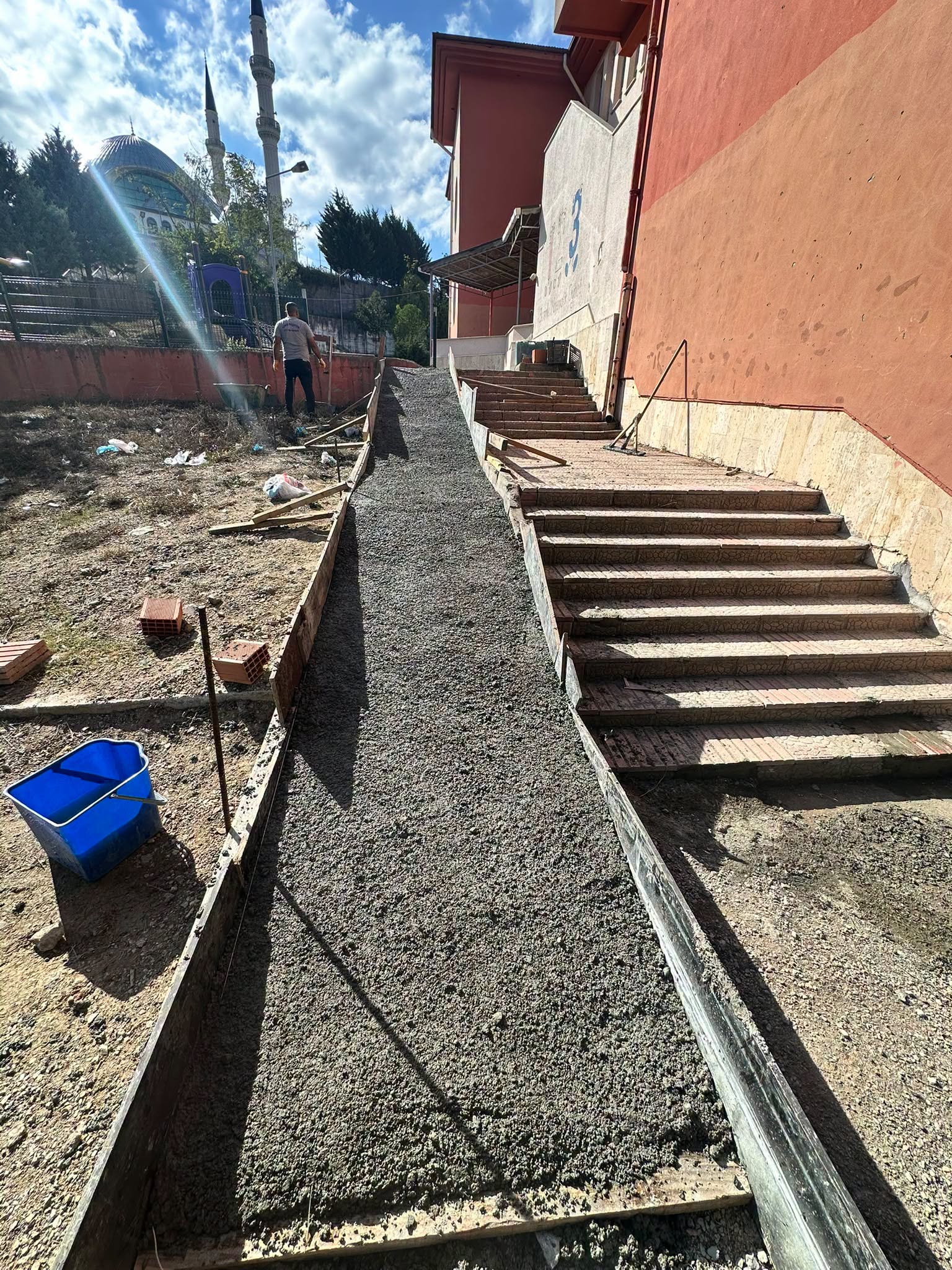 Eğitim kurumlarına destek sürüyor