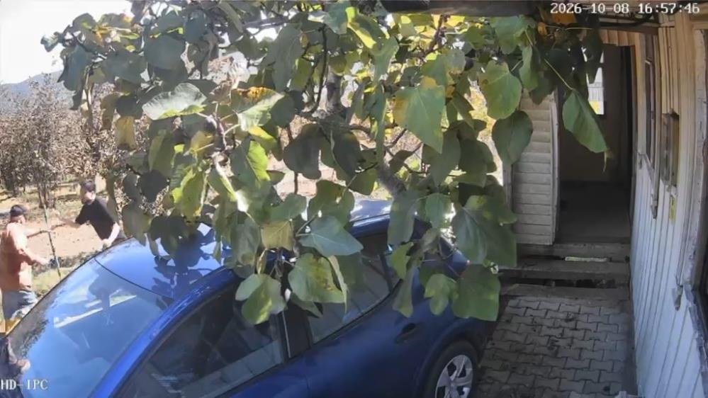 68 yaşındaki adamı muştayla darp etti