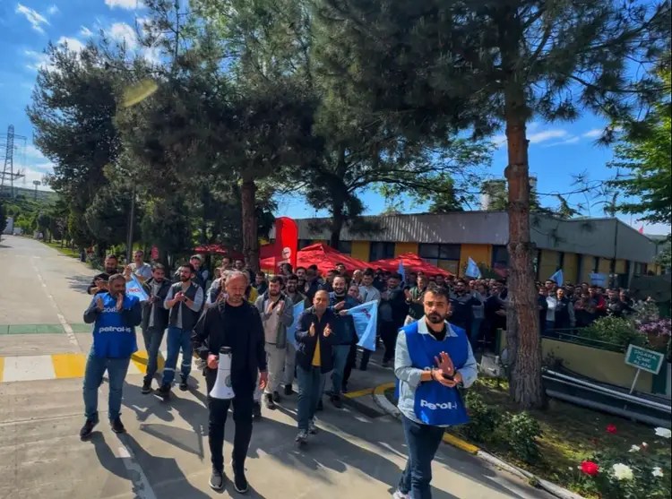 Dyo Boya’da işveren güldürmedi! İşçiler kenetlendi: Yolun sonu grev