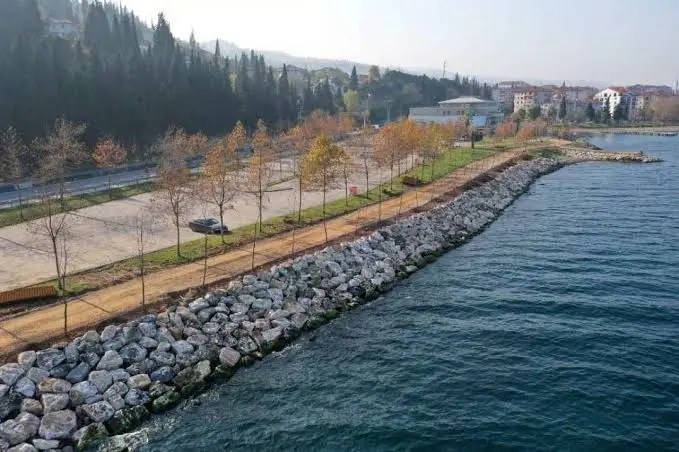 Karamürsel sahilde ceset bulundu