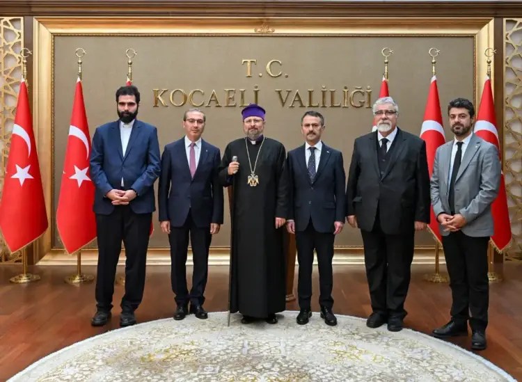 Bayram değil seyran değil Ermeni Patrik Kocaeli Valiliğine neden geldi?