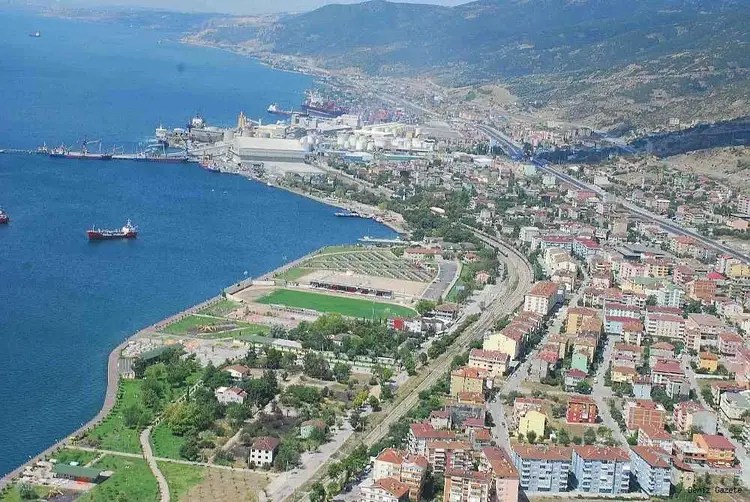 Zehir zemberek sözlerle AK Parti’den ve belediyeden ayrıldı!
