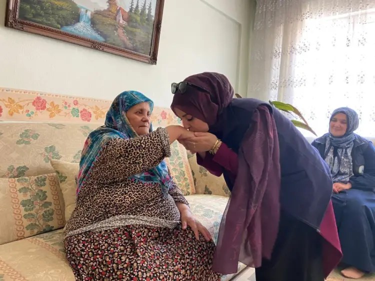 Kartepe Belediyesi’nden Bayramda Huzur Verici Ziyaretler