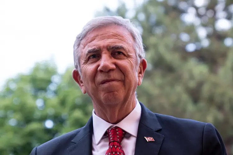 Mansur Yavaş bayram öncesi 750 kişiyi işten çıkardı