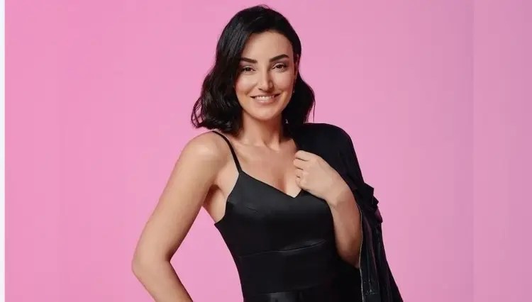 Sahnede şok olay! Sevcan Orhan fenalaştı, hastaneye kaldırıldı