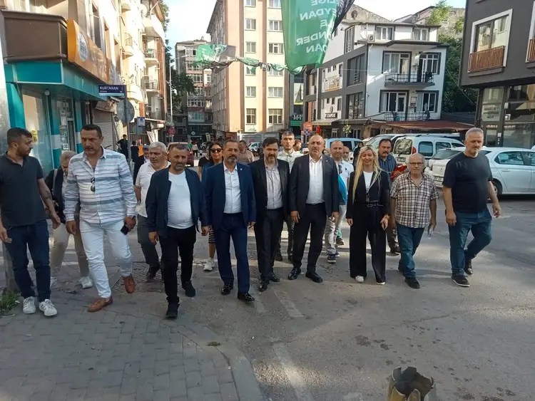 İzmit Belediyesi’nin seyyar etlerinden esnaf rahatsız