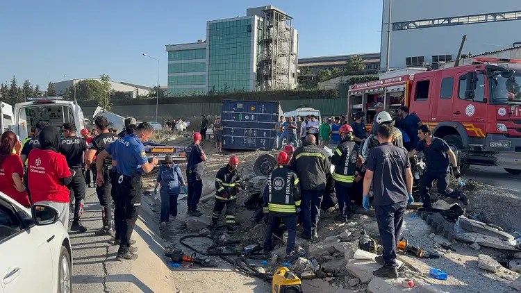 Kocaeli’de katliam! Dehşet veren kazada 5 kişi öldü