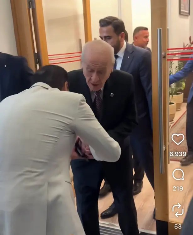 Kürşad Yılmaz’ın Devlet Bahçeli’ye yaptığı ziyarette, bir adım arkada bir Kocaelili!