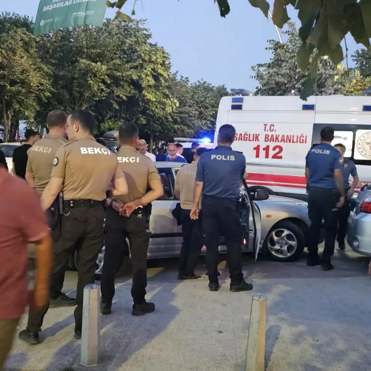 Başiskele’de rezil kavga! Üç kişi bir kişiye saldırdı. Yetmedi, bıçakladı!