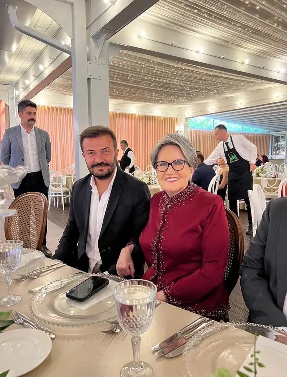 Meral Akşener yeni tarzıyla gündem oldu