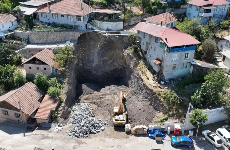 Değirmendere’de Toprak Kaymasına Anında Müdahale