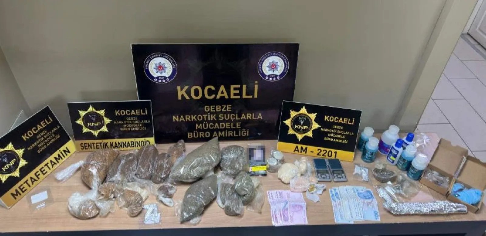 Kocaeli’de Uyuşturucu Operasyonu: 8 Şüpheli Yakalandı