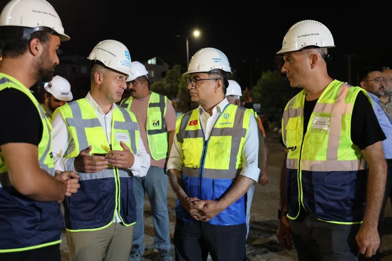 Başiskele Kavşağı Dev Projede Gece Mesaisi: Baraçlı’dan Yerinde İnceleme