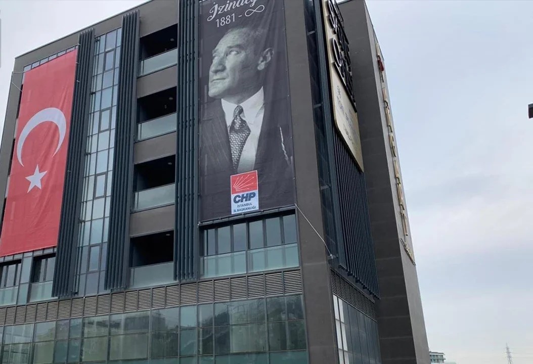 CHP İstanbul’da Kayyum gerginliği: “Milletin evi teslim alınmaz”