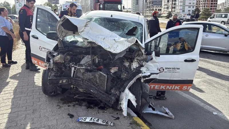 Zincirleme Trafik Kazası: Bir Kişi Hayatını Kaybetti, İkisi Çocuk Dört Yaralı