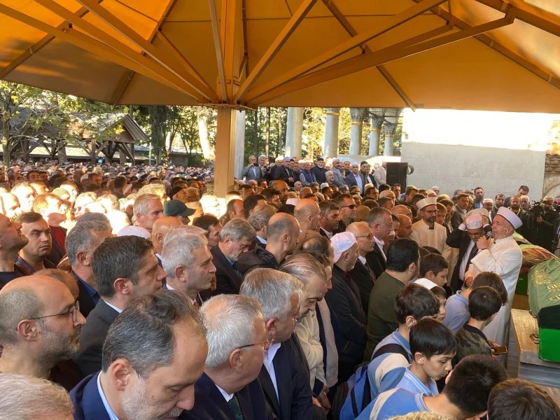 Gebze’de Çöken Binada Hayatını Kaybeden Aile Defnedildi!