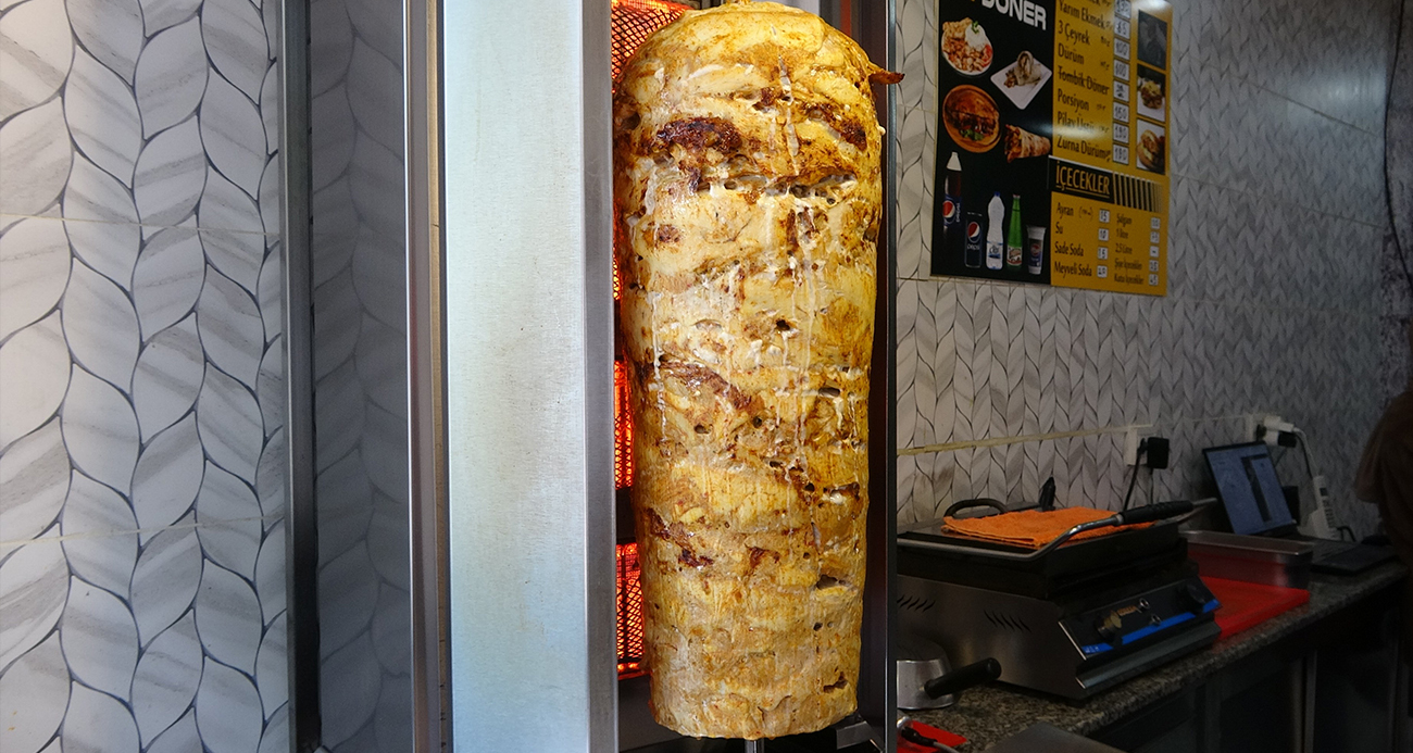 Tavuk döner kabusu: 30 öğrenci hastanelik oldu