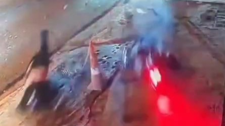 Feci kaza kamerada: Motosiklet sürücüsü metrelerce sürüklendi