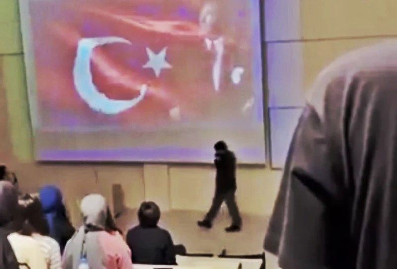 Konya’da Atatürk’ü Anma Töreninde Olay!
