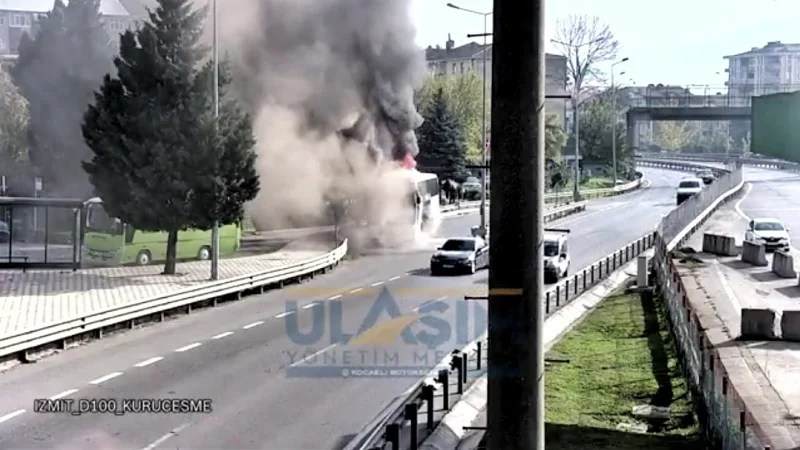 D-100 Karayolu’nda İzmit’te Servis Aracı Alev Aldı!