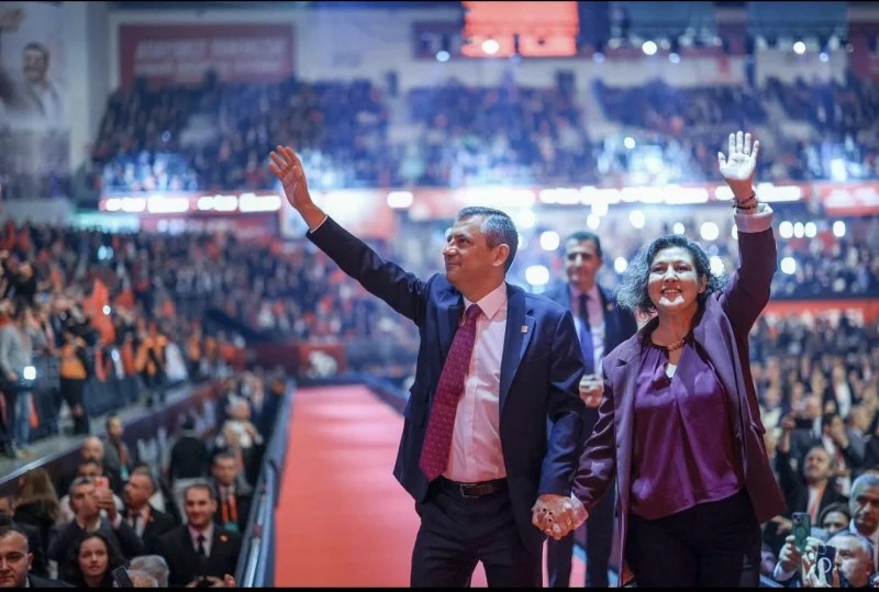 CHP Kurultayı’nda Özgür Özel Yeniden Genel Başkan!