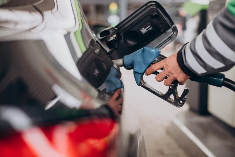 Benzine 1,30 Lira Zam Geliyor!