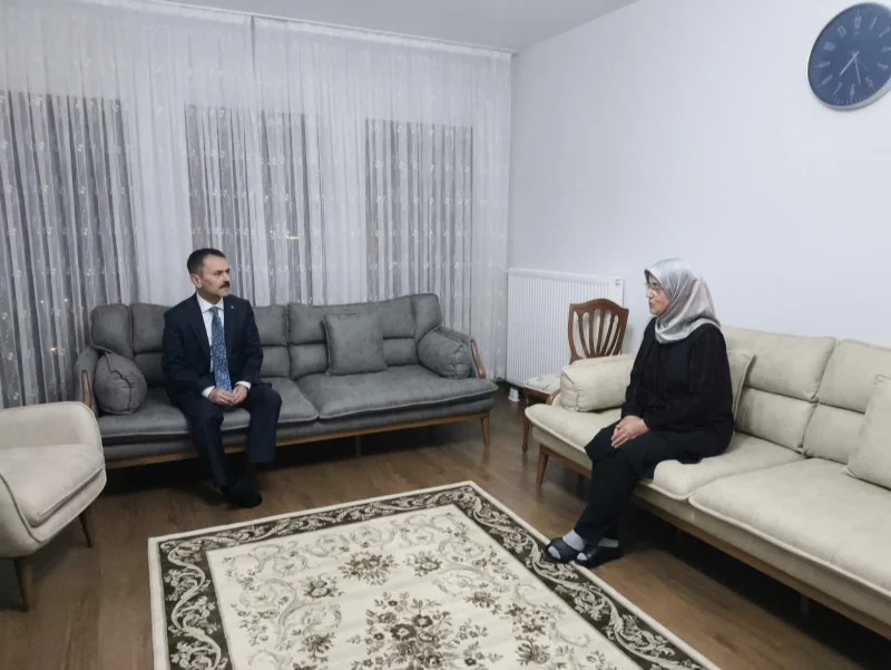 Vali Aktaş’tan İzmit’te Şehit Ailesine Anlamlı Ziyaret!