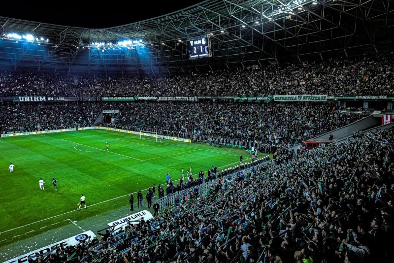 Kocaelispor’a Tribün Kapatma Cezası!