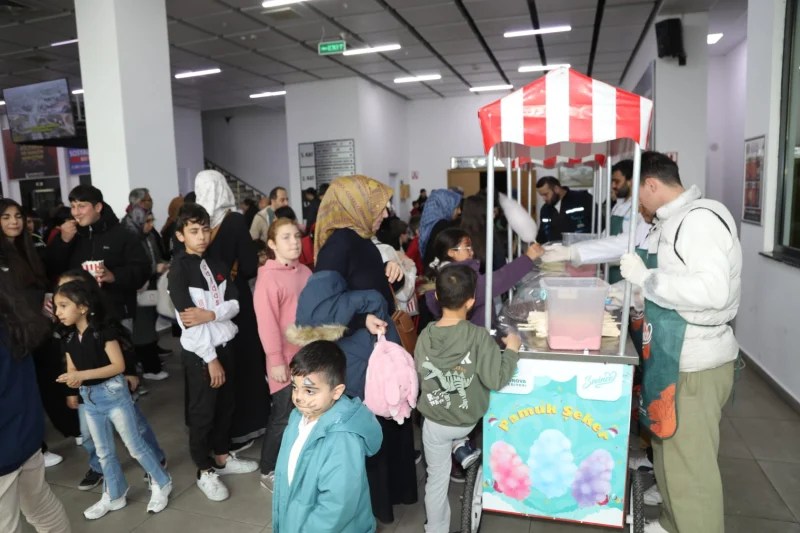 Çayırovalı Çocuklar Tiyatro Keyfi Yaşadı!