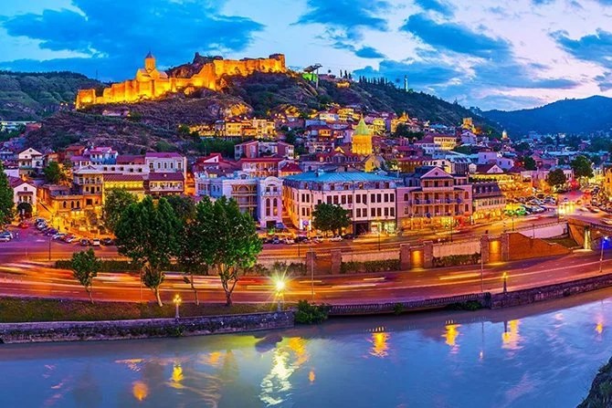 Gürcistan’dan Türkiye’ye Yeni Seyahat Şartı!