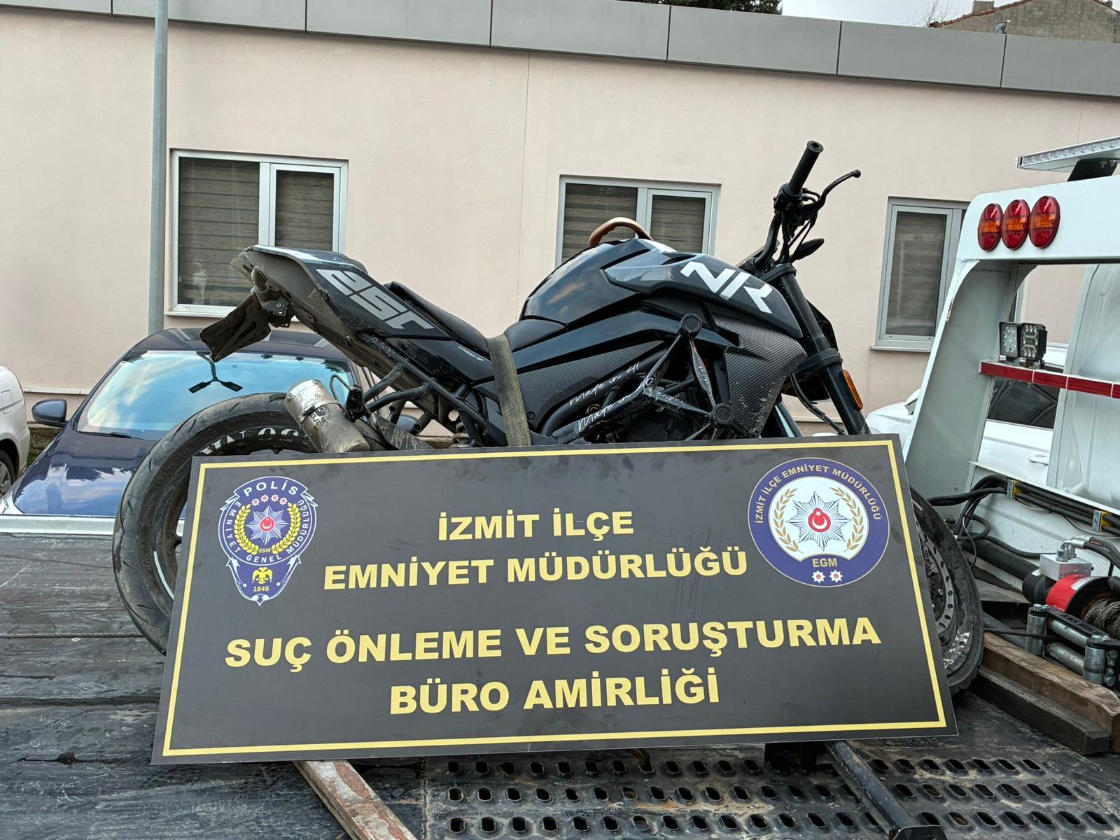 İzmit-Kandıra Yolu’nda Tek Teker Olayı: Fail Yakalandı!