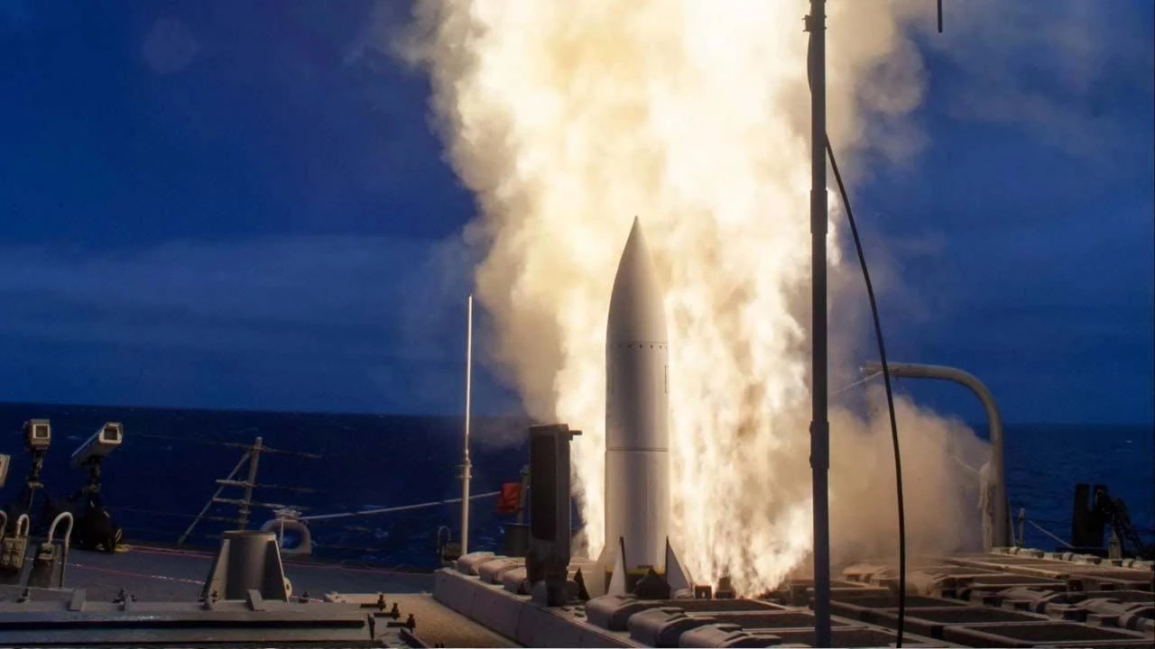 Raytheon’a 29 Milyon Dolarlık SM-6 Anlaşması