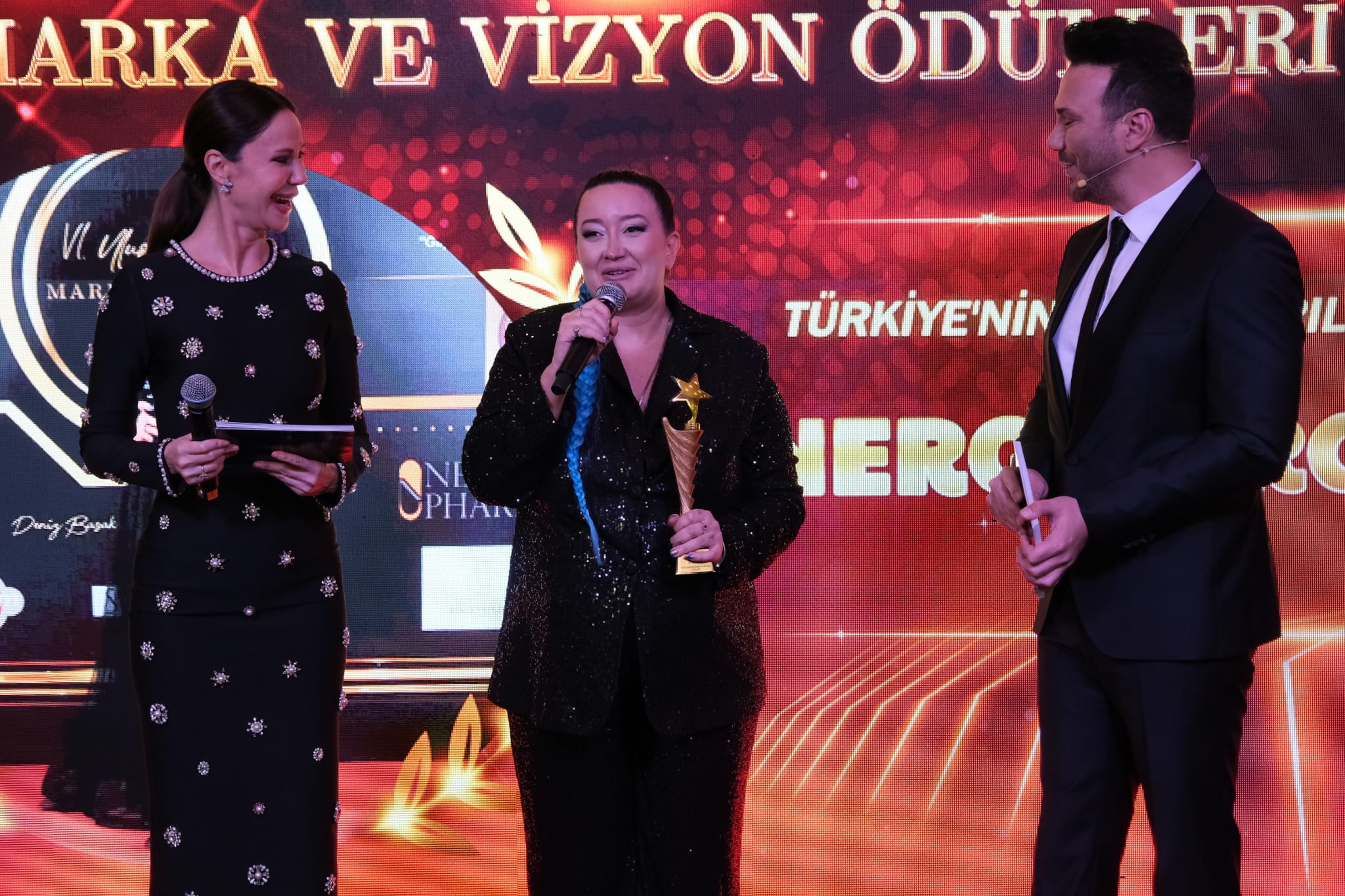 Nergis Ergüven ödüle doymuyor. Türkiye’nin en iyi astroloğu seçildi