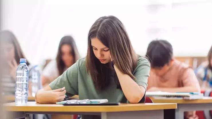 Kocaeli Büyükşehir Belediyesi’nden şehit ve gazi çocuklarına burs!