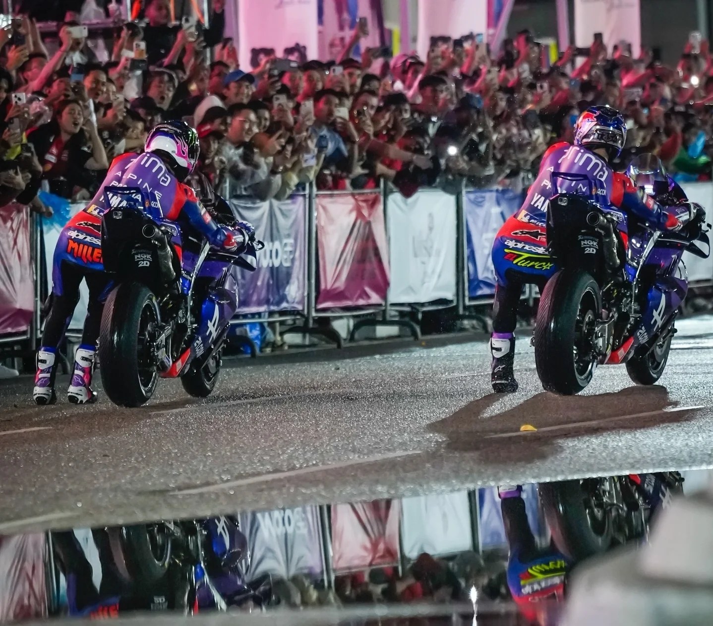Toprak Razgatlıoğlu MotoGP lansmanında şov yaptı