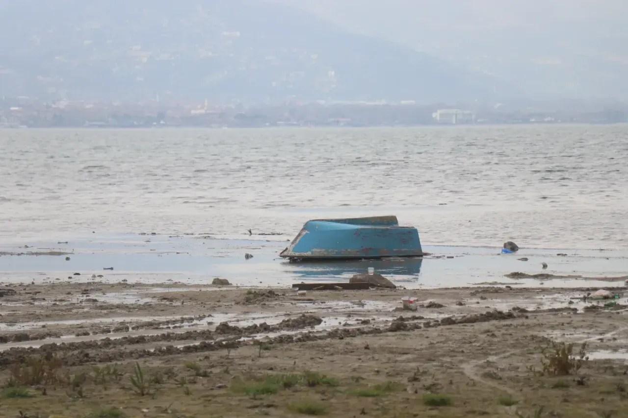 Sapanca Gölü’nde alarm! Seviye yükseldi ama tehlike sürüyor