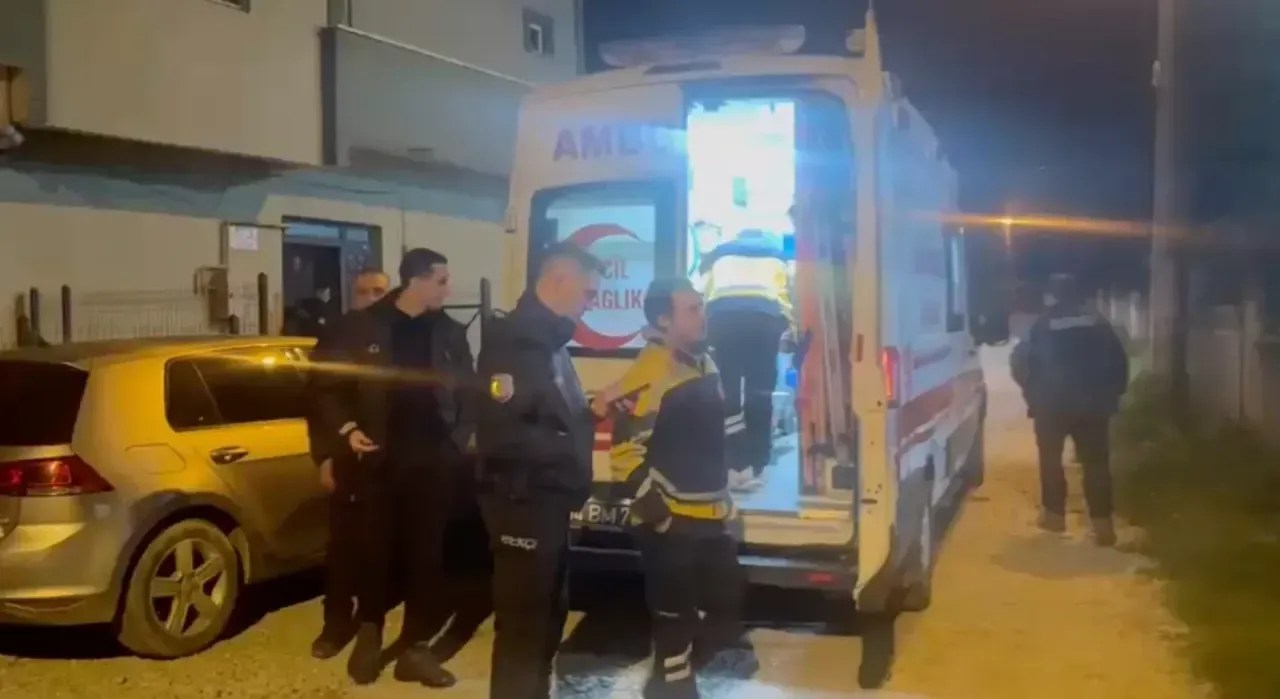 Tartışma bıçaklı kavgaya dönüştü: 1 yaralı