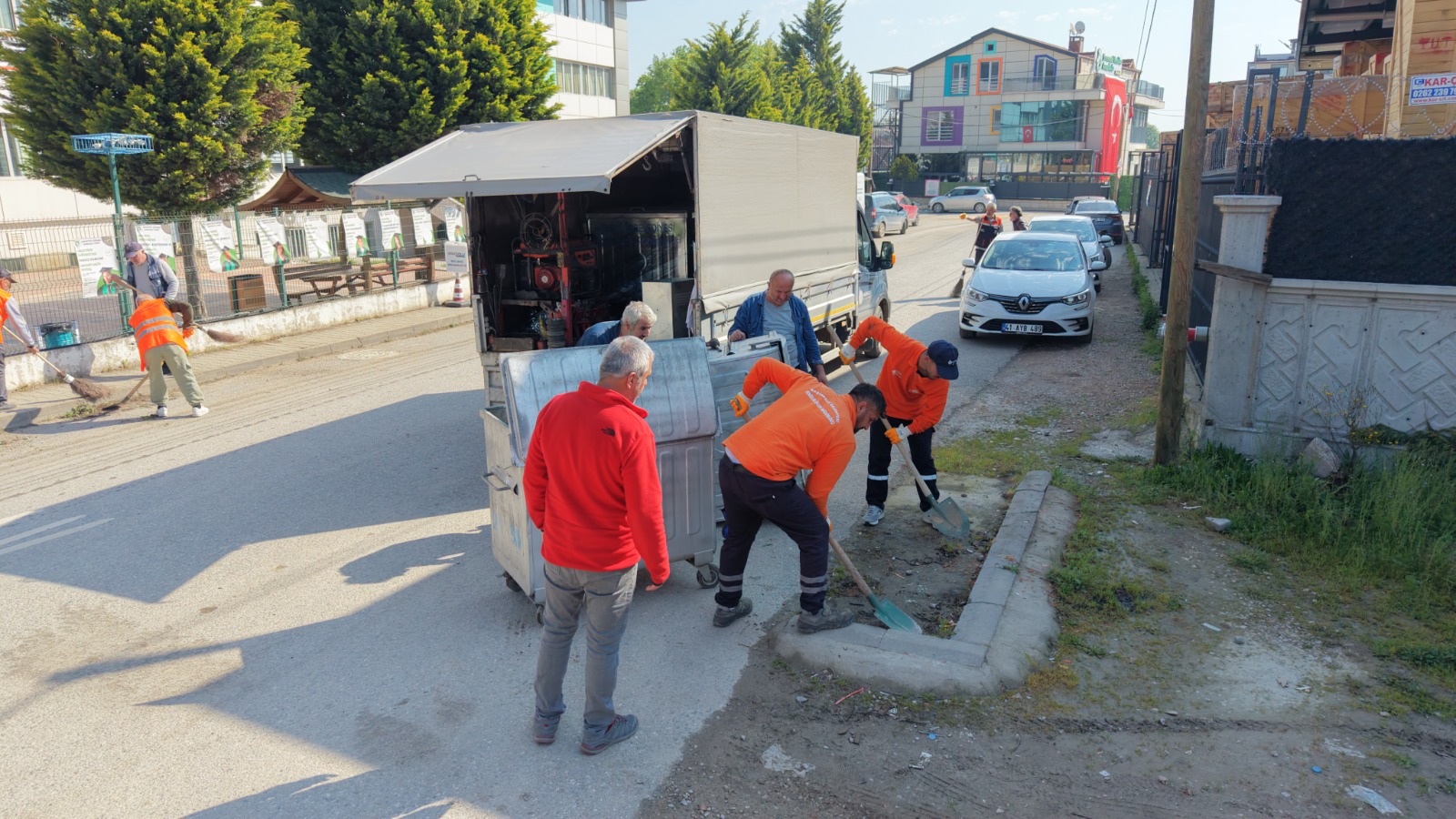 Başiskele’de mahallelere kapsamlı bakım ve yenileme